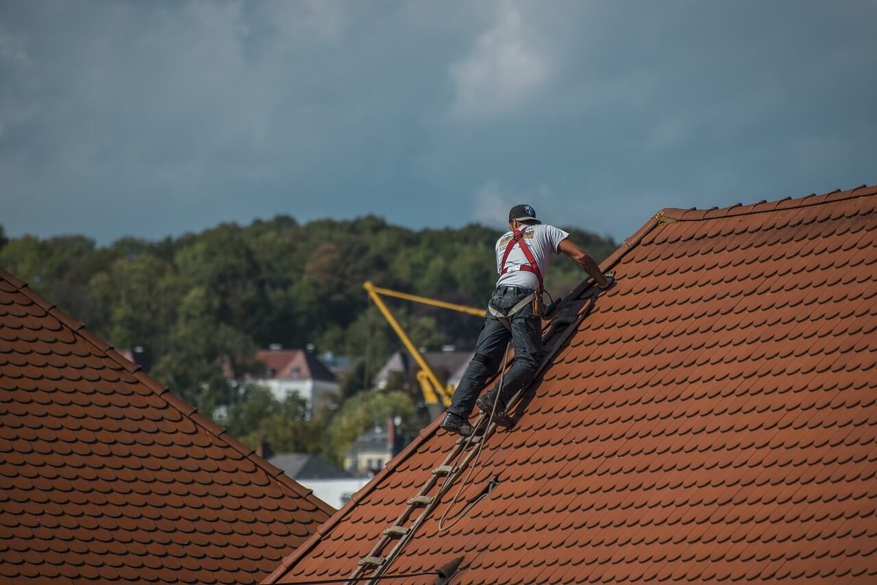 Roofer in Toronto